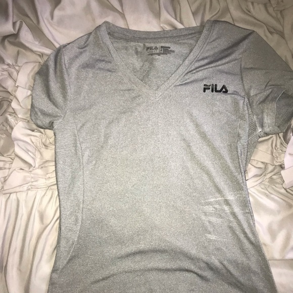 NIKE REEBOK & FILA shirt bundle! - Picture 5 of 6